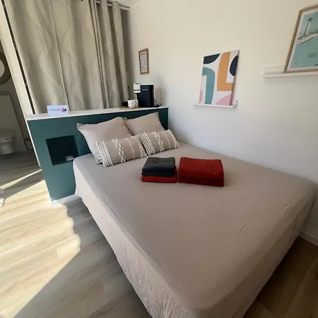 Δωμάτια σε οικογενειακή κατοικία La Casa Del Roc *
